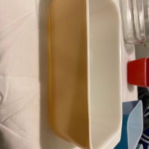 Vintage Pyrex loaf pan size in good vintage condition Peach/beige Made in USA